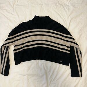 Hollister sweater